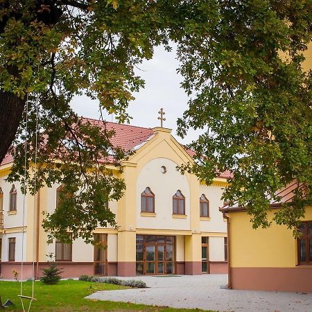 MAMRE Szálló Hajduboszormeny Esterno foto