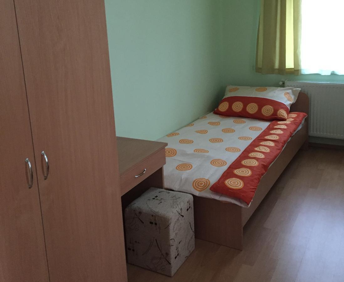 MAMRE Szálló Hajduboszormeny Esterno foto