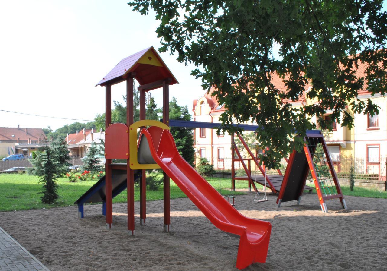 MAMRE Szálló Hajduboszormeny Esterno foto